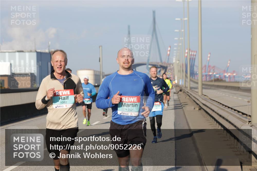 03.10.2025 - Köhlbrandbrückenlauf Jannik Wohlers http://msf.ph/oto/9052226 03.10.2025 09:46:42 Position 3 1082, 1157 meine-sportfotos.de