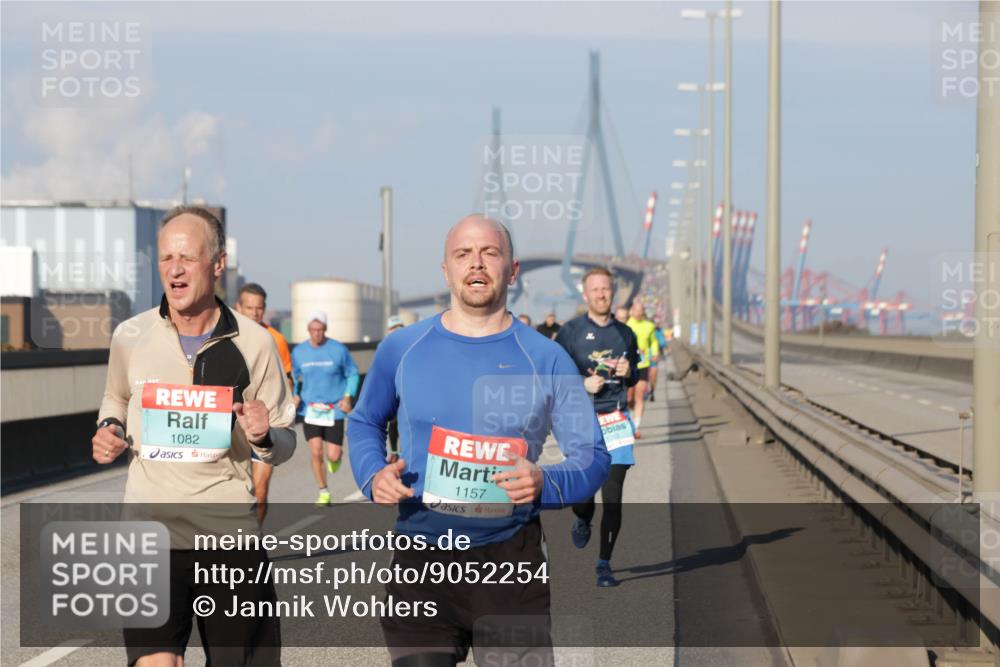 03.10.2025 - Köhlbrandbrückenlauf Jannik Wohlers http://msf.ph/oto/9052254 03.10.2025 09:46:43 Position 3 1082, 1157 meine-sportfotos.de