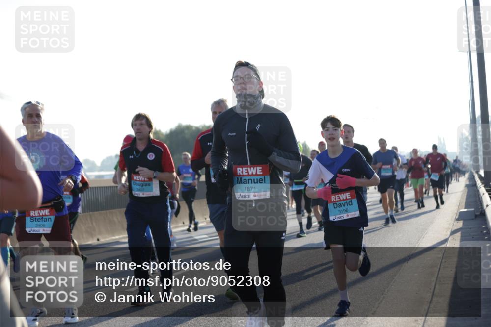 03.10.2025 - Köhlbrandbrückenlauf Jannik Wohlers http://msf.ph/oto/9052308 03.10.2025 09:19:22 Position 3 3406, 3407, 1871, 3196 meine-sportfotos.de