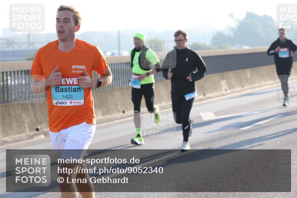 03.10.2025 - Köhlbrandbrückenlauf Lena Gebhardt http://msf.ph/oto/9052340 03.10.2025 09:15:14 Position 1 1423 meine-sportfotos.de