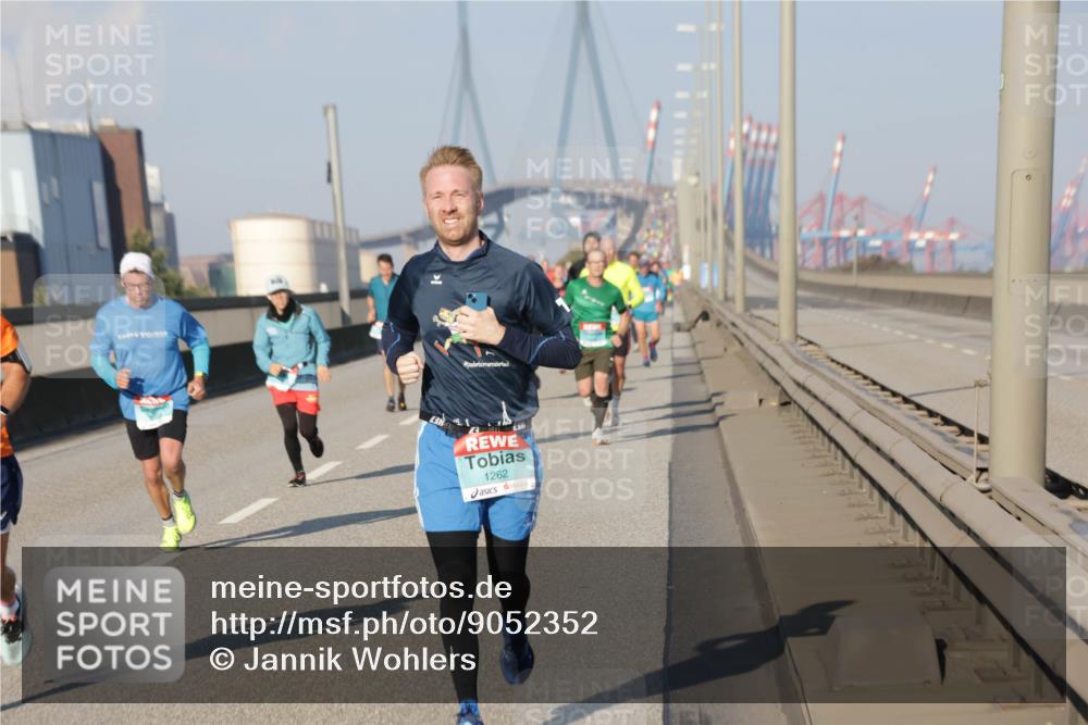 03.10.2025 - Köhlbrandbrückenlauf Jannik Wohlers http://msf.ph/oto/9052352 03.10.2025 09:46:45 Position 3 30, 1262 meine-sportfotos.de