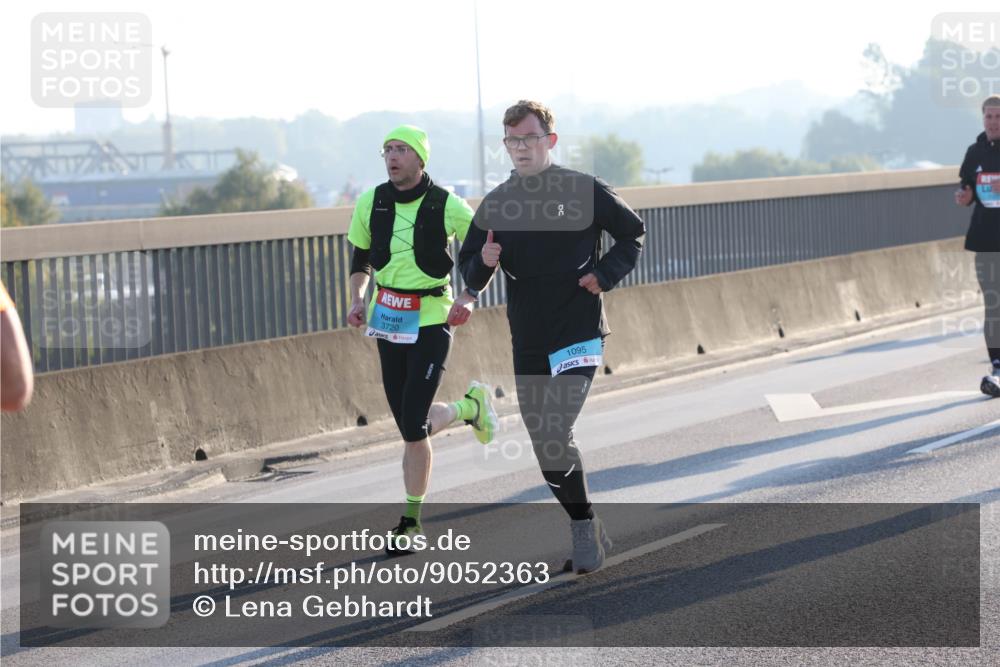03.10.2025 - Köhlbrandbrückenlauf Lena Gebhardt http://msf.ph/oto/9052363 03.10.2025 09:15:14 Position 1 3720, 1095 meine-sportfotos.de