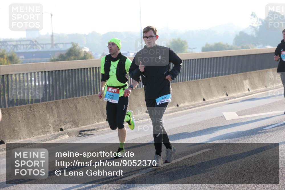 03.10.2025 - Köhlbrandbrückenlauf Lena Gebhardt http://msf.ph/oto/9052370 03.10.2025 09:15:14 Position 1 3720, 1095 meine-sportfotos.de