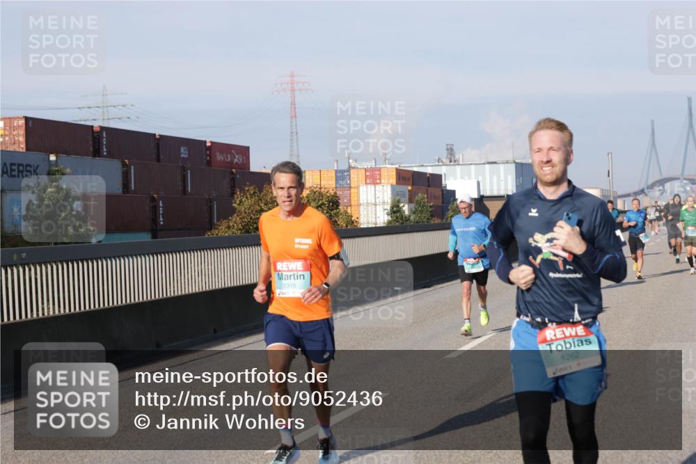 03.10.2025 - Köhlbrandbrückenlauf Jannik Wohlers http://msf.ph/oto/9052436 03.10.2025 09:46:47 Position 3 474, 1315, 1262 meine-sportfotos.de