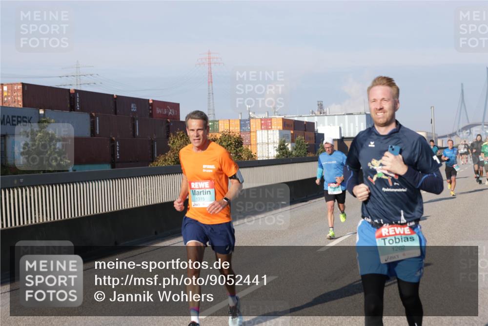03.10.2025 - Köhlbrandbrückenlauf Jannik Wohlers http://msf.ph/oto/9052441 03.10.2025 09:46:47 Position 3 1315, 1262 meine-sportfotos.de