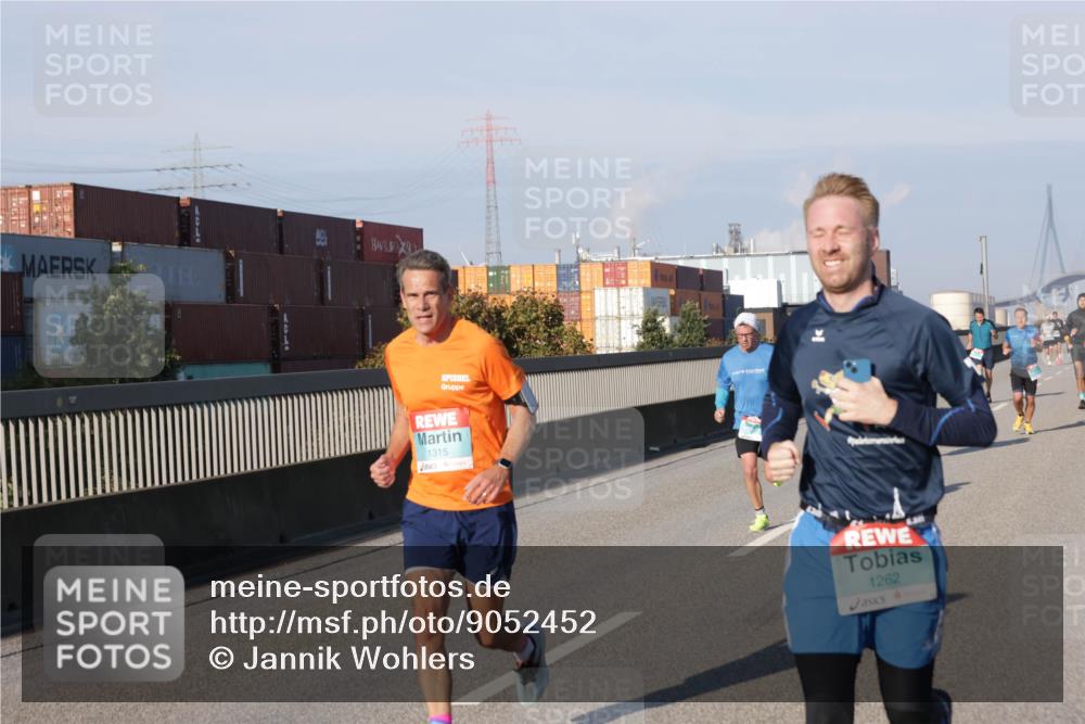 03.10.2025 - Köhlbrandbrückenlauf Jannik Wohlers http://msf.ph/oto/9052452 03.10.2025 09:46:47 Position 3 4741, 1315, 1262 meine-sportfotos.de