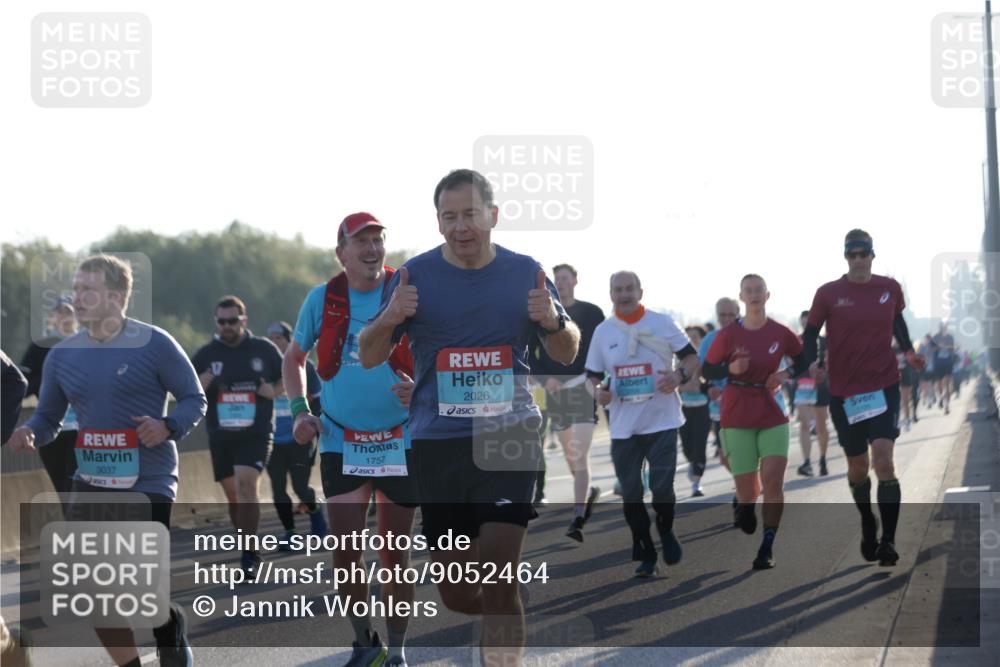 03.10.2025 - Köhlbrandbrückenlauf Jannik Wohlers http://msf.ph/oto/9052464 03.10.2025 09:19:25 Position 3 3037, 1757, 2026 meine-sportfotos.de