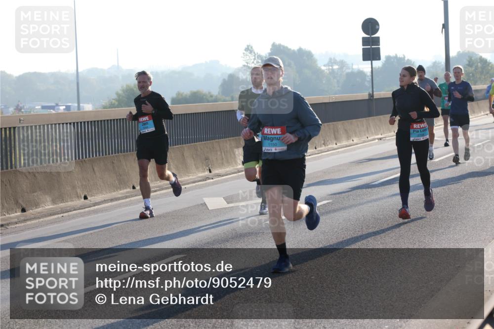 03.10.2025 - Köhlbrandbrückenlauf Lena Gebhardt http://msf.ph/oto/9052479 03.10.2025 09:15:18 Position 1 3544, 1150, 2708 meine-sportfotos.de