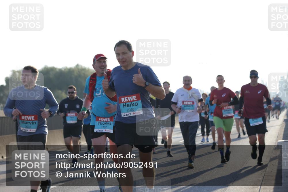 03.10.2025 - Köhlbrandbrückenlauf Jannik Wohlers http://msf.ph/oto/9052491 03.10.2025 09:19:25 Position 3 3037, 1757, 2026 meine-sportfotos.de