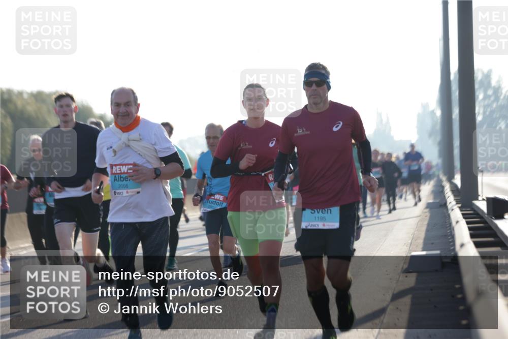 03.10.2025 - Köhlbrandbrückenlauf Jannik Wohlers http://msf.ph/oto/9052507 03.10.2025 09:19:27 Position 3 2056, 2902, 1195 meine-sportfotos.de