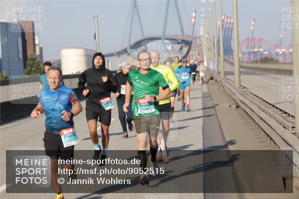 03.10.2025 - Köhlbrandbrückenlauf Jannik Wohlers http://msf.ph/oto/9052515 03.10.2025 09:46:51 Position 3 2712, 2948, 3658 meine-sportfotos.de