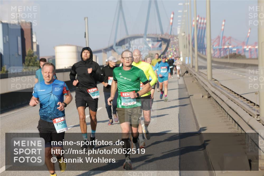 03.10.2025 - Köhlbrandbrückenlauf Jannik Wohlers http://msf.ph/oto/9052519 03.10.2025 09:46:52 Position 3 2712, 948, 3658 meine-sportfotos.de