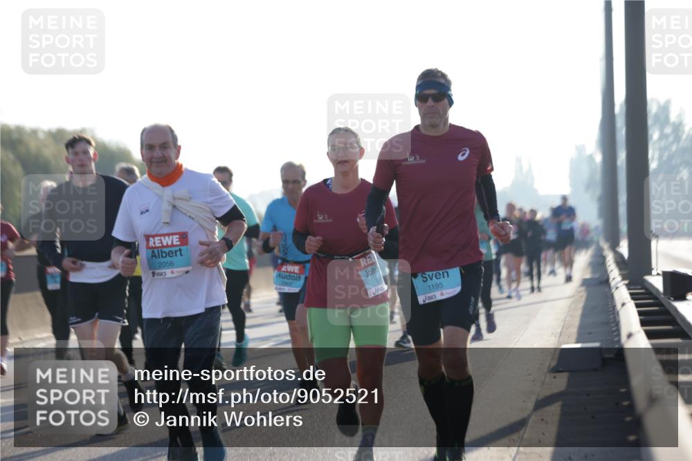 03.10.2025 - Köhlbrandbrückenlauf Jannik Wohlers http://msf.ph/oto/9052521 03.10.2025 09:19:27 Position 3 2056, 11, 110, 1195 meine-sportfotos.de