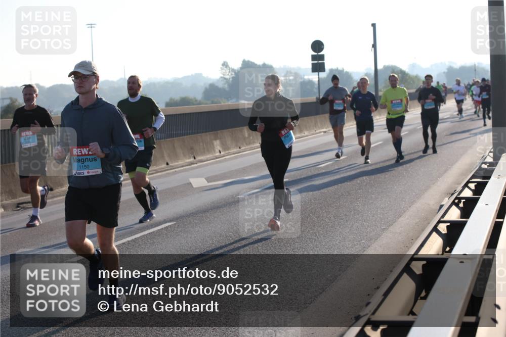 03.10.2025 - Köhlbrandbrückenlauf Lena Gebhardt http://msf.ph/oto/9052532 03.10.2025 09:15:19 Position 1 1150 meine-sportfotos.de