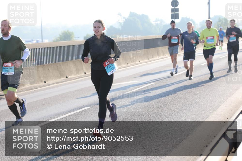 03.10.2025 - Köhlbrandbrückenlauf Lena Gebhardt http://msf.ph/oto/9052553 03.10.2025 09:15:20 Position 1 1180, 2708 meine-sportfotos.de