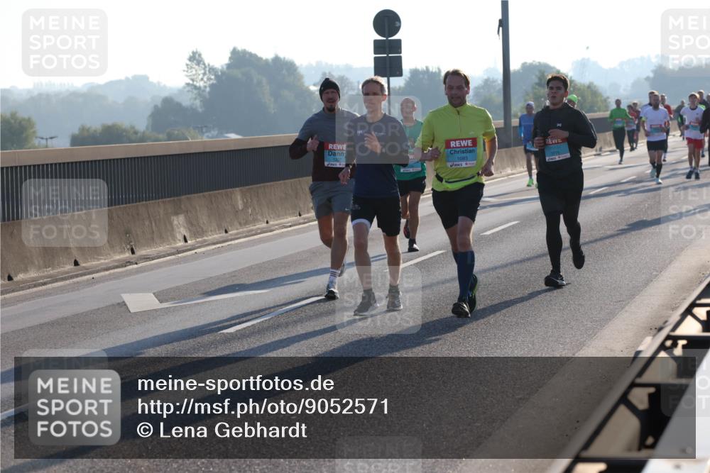 03.10.2025 - Köhlbrandbrückenlauf Lena Gebhardt http://msf.ph/oto/9052571 03.10.2025 09:15:20 Position 1  meine-sportfotos.de