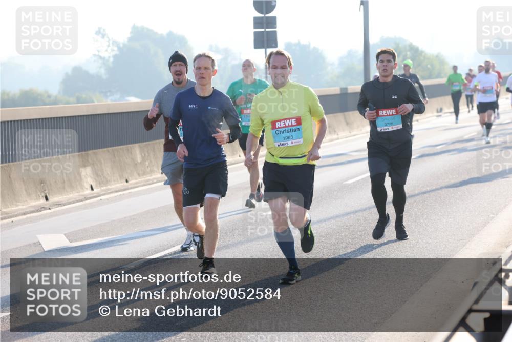 03.10.2025 - Köhlbrandbrückenlauf Lena Gebhardt http://msf.ph/oto/9052584 03.10.2025 09:15:21 Position 1 1083, 3775 meine-sportfotos.de