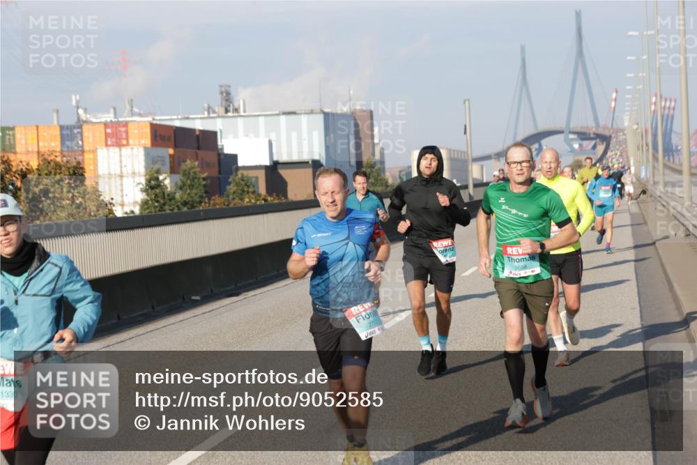 03.10.2025 - Köhlbrandbrückenlauf Jannik Wohlers http://msf.ph/oto/9052585 03.10.2025 09:46:53 Position 3 1330, 2712, 3658 meine-sportfotos.de