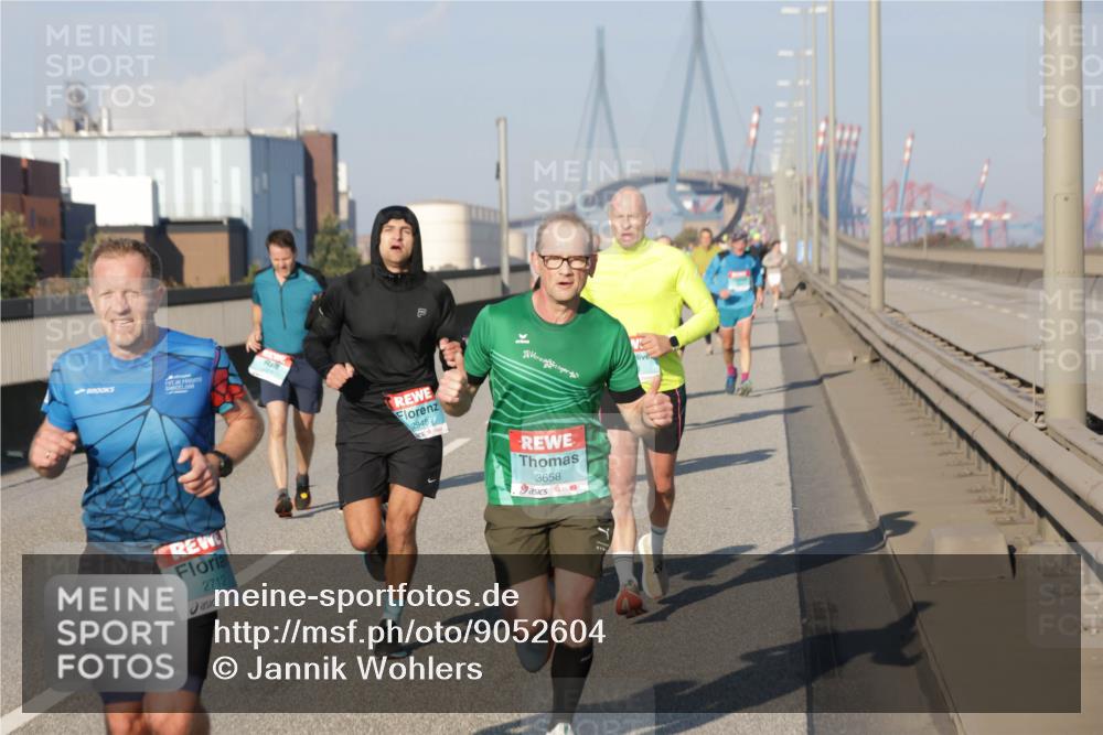 03.10.2025 - Köhlbrandbrückenlauf Jannik Wohlers http://msf.ph/oto/9052604 03.10.2025 09:46:54 Position 3 2712, 7, 29487, 3658 meine-sportfotos.de