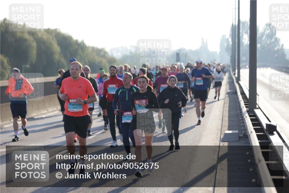 03.10.2025 - Köhlbrandbrückenlauf Jannik Wohlers http://msf.ph/oto/9052675 03.10.2025 09:19:37 Position 3 1973, 1805, 2155 meine-sportfotos.de