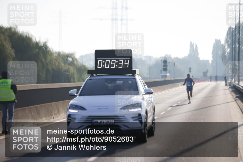 03.10.2025 - Köhlbrandbrückenlauf Jannik Wohlers http://msf.ph/oto/9052683 03.10.2025 09:09:34 Position 3 0, 09, 34, 193 meine-sportfotos.de