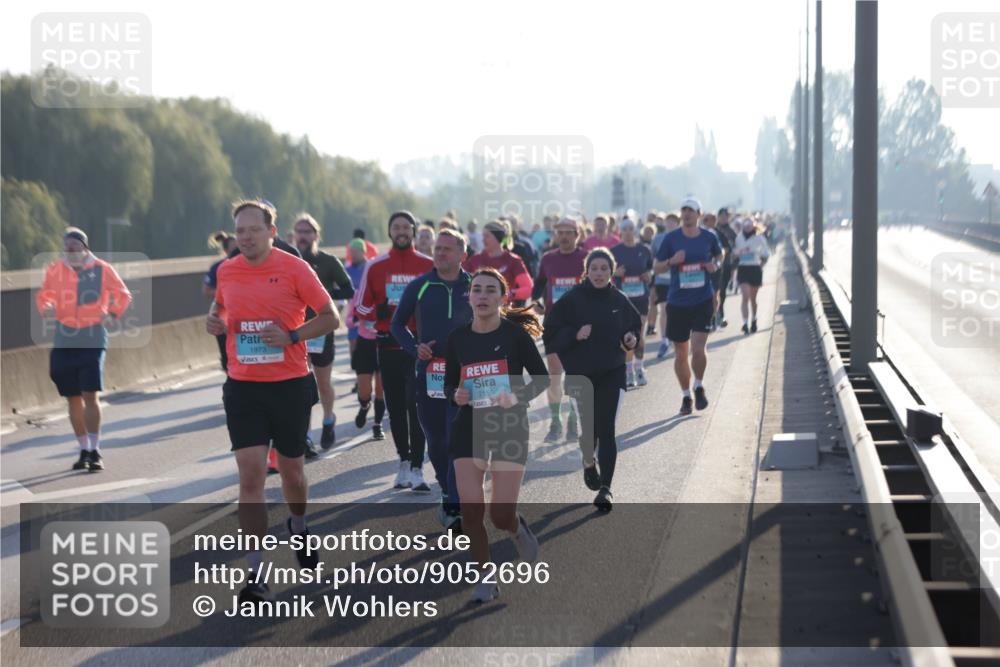 03.10.2025 - Köhlbrandbrückenlauf Jannik Wohlers http://msf.ph/oto/9052696 03.10.2025 09:19:37 Position 3 1973, 2155 meine-sportfotos.de