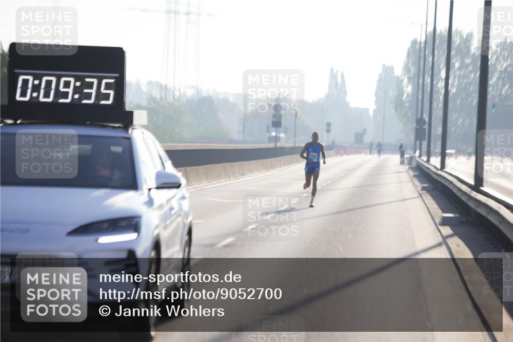 03.10.2025 - Köhlbrandbrückenlauf Jannik Wohlers http://msf.ph/oto/9052700 03.10.2025 09:09:36 Position 3 0, 09, 35, 193 meine-sportfotos.de