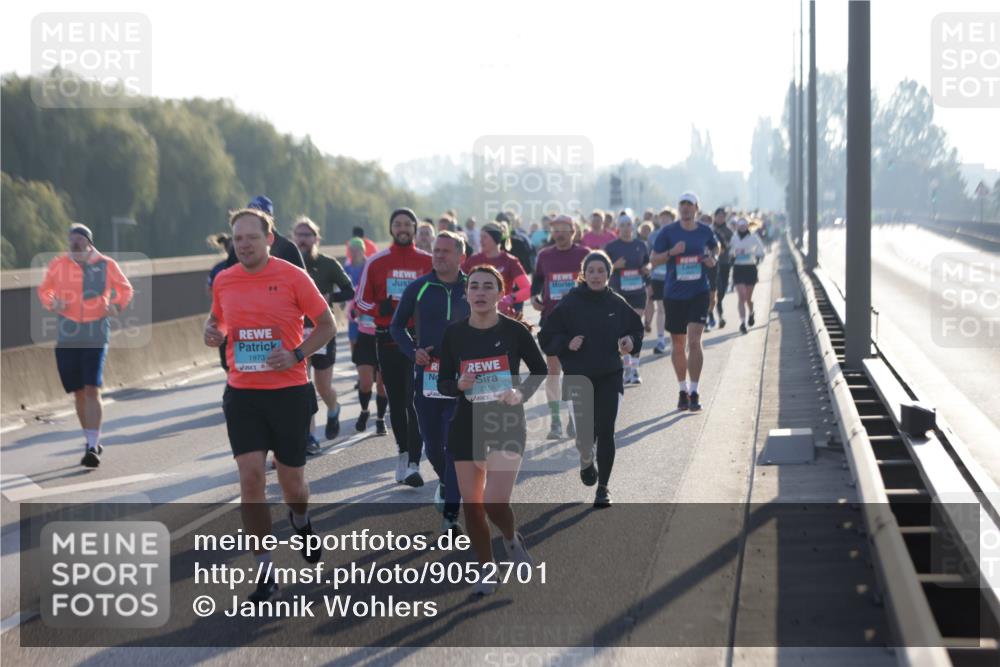 03.10.2025 - Köhlbrandbrückenlauf Jannik Wohlers http://msf.ph/oto/9052701 03.10.2025 09:19:37 Position 3 1973, 2155 meine-sportfotos.de