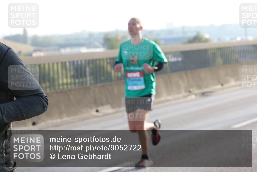 03.10.2025 - Köhlbrandbrückenlauf Lena Gebhardt http://msf.ph/oto/9052722 03.10.2025 09:15:26 Position 1  meine-sportfotos.de
