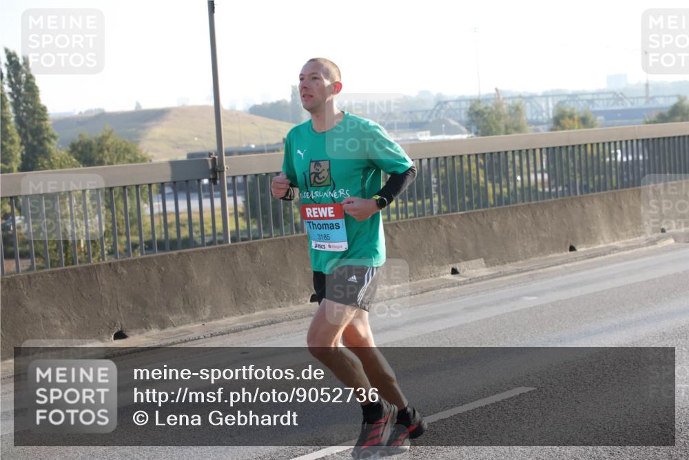 03.10.2025 - Köhlbrandbrückenlauf Lena Gebhardt http://msf.ph/oto/9052736 03.10.2025 09:15:26 Position 1 3185 meine-sportfotos.de