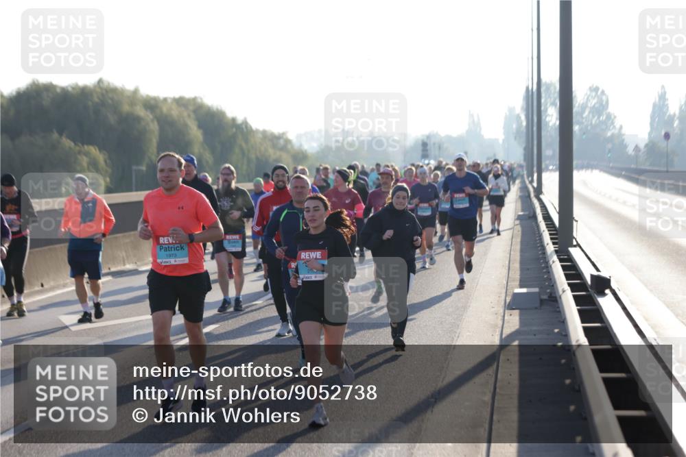 03.10.2025 - Köhlbrandbrückenlauf Jannik Wohlers http://msf.ph/oto/9052738 03.10.2025 09:19:37 Position 3 1973 meine-sportfotos.de