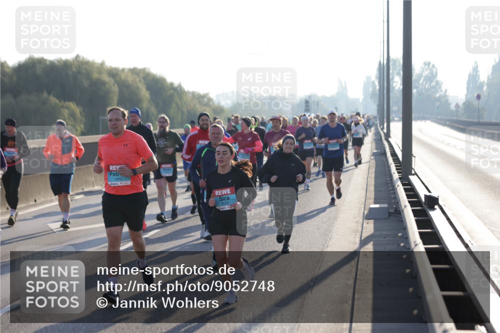 03.10.2025 - Köhlbrandbrückenlauf Jannik Wohlers http://msf.ph/oto/9052748 03.10.2025 09:19:38 Position 3 1973, 2155 meine-sportfotos.de