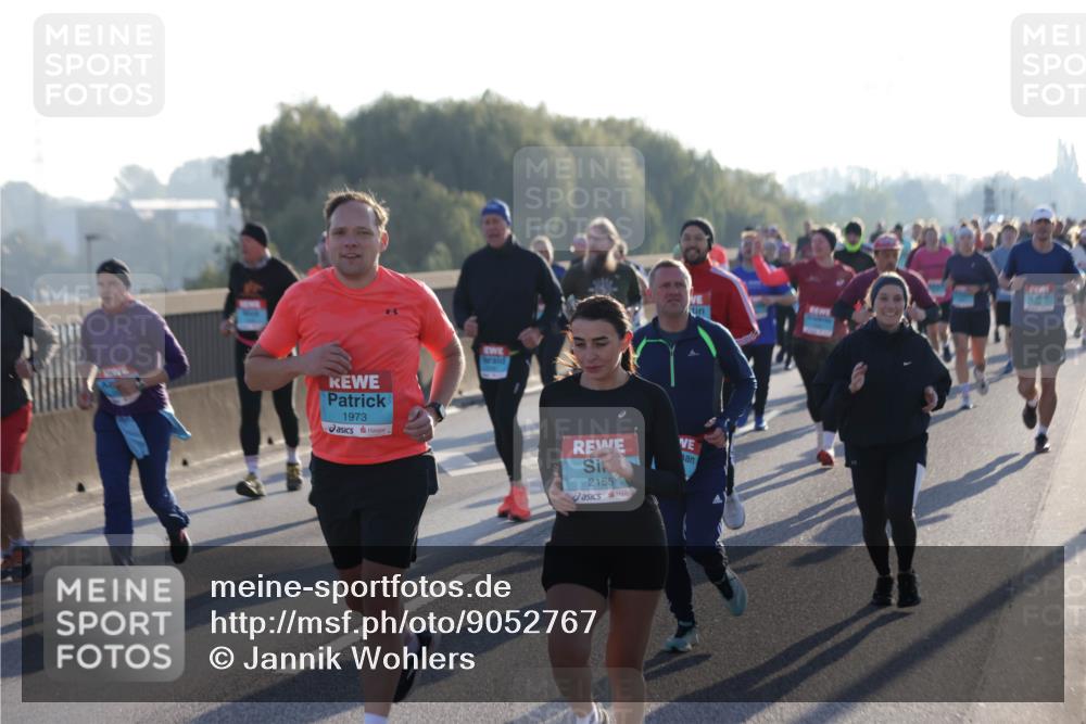 03.10.2025 - Köhlbrandbrückenlauf Jannik Wohlers http://msf.ph/oto/9052767 03.10.2025 09:19:39 Position 3 1973, 2155 meine-sportfotos.de