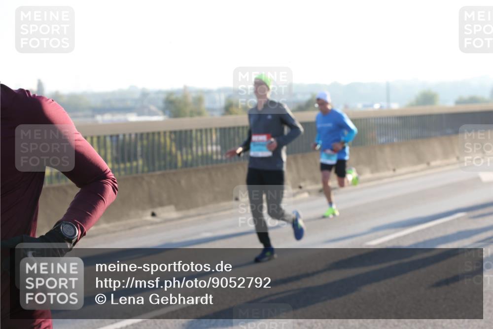 03.10.2025 - Köhlbrandbrückenlauf Lena Gebhardt http://msf.ph/oto/9052792 03.10.2025 09:15:30 Position 1  meine-sportfotos.de