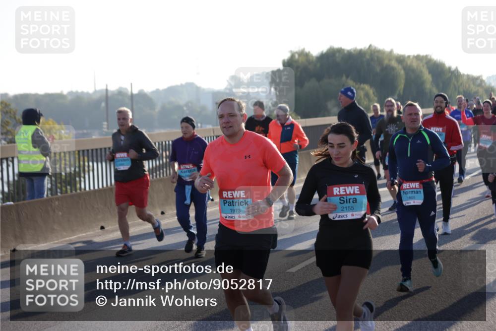 03.10.2025 - Köhlbrandbrückenlauf Jannik Wohlers http://msf.ph/oto/9052817 03.10.2025 09:19:39 Position 3 1973, 2155, 1805 meine-sportfotos.de
