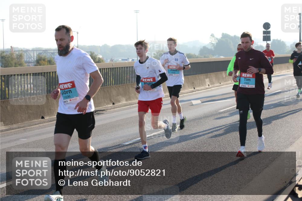 03.10.2025 - Köhlbrandbrückenlauf Lena Gebhardt http://msf.ph/oto/9052821 03.10.2025 09:15:31 Position 1 1036, 3155, 2302 meine-sportfotos.de