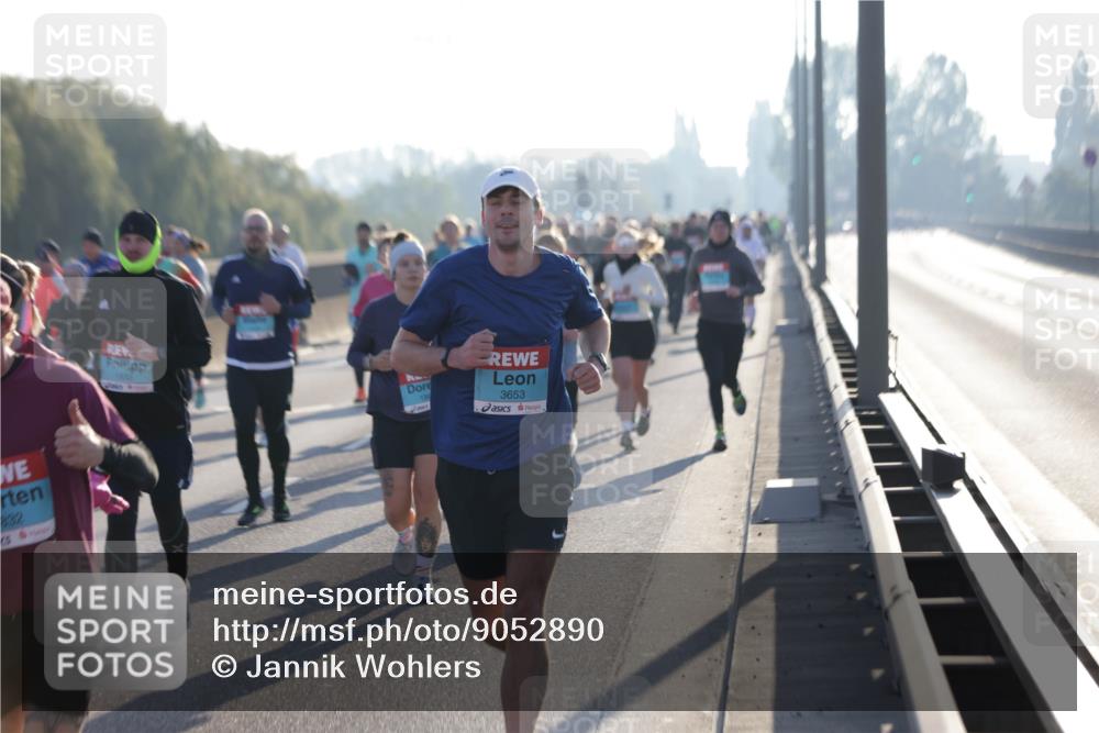 03.10.2025 - Köhlbrandbrückenlauf Jannik Wohlers http://msf.ph/oto/9052890 03.10.2025 09:19:42 Position 3 822, 3653 meine-sportfotos.de