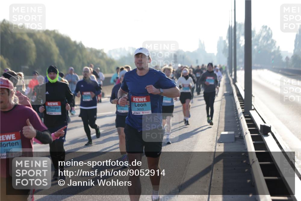 03.10.2025 - Köhlbrandbrückenlauf Jannik Wohlers http://msf.ph/oto/9052914 03.10.2025 09:19:42 Position 3 2832, 1889, 3653 meine-sportfotos.de