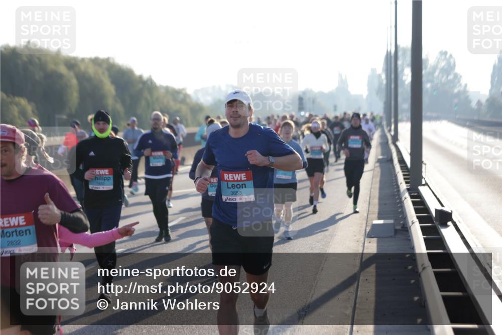 03.10.2025 - Köhlbrandbrückenlauf Jannik Wohlers http://msf.ph/oto/9052924 03.10.2025 09:19:42 Position 3 2832, 1833, 3653 meine-sportfotos.de