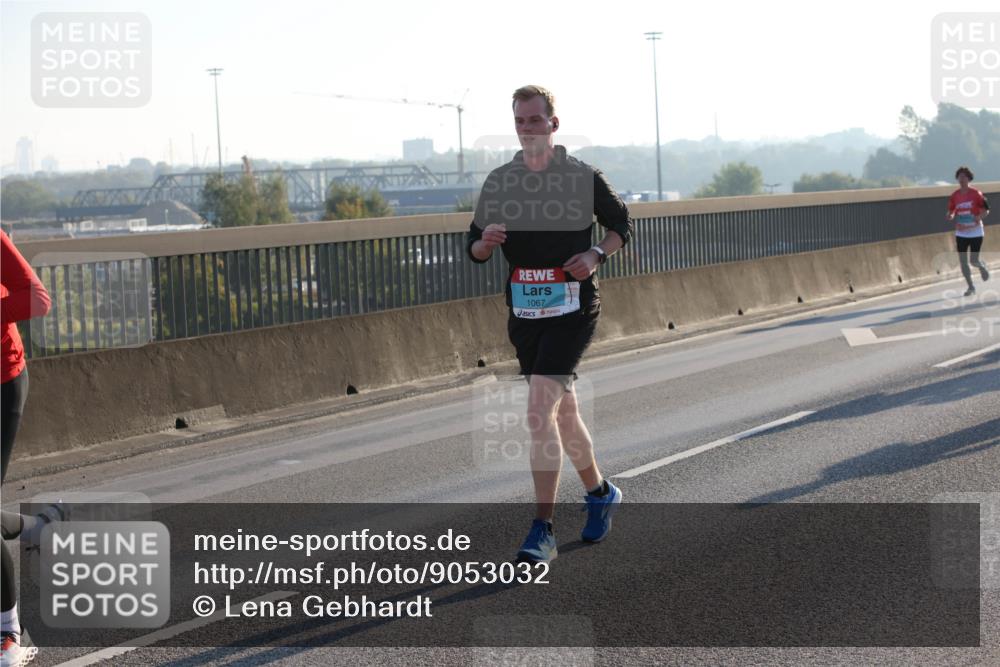 03.10.2025 - Köhlbrandbrückenlauf Lena Gebhardt http://msf.ph/oto/9053032 03.10.2025 09:15:37 Position 1 1067 meine-sportfotos.de