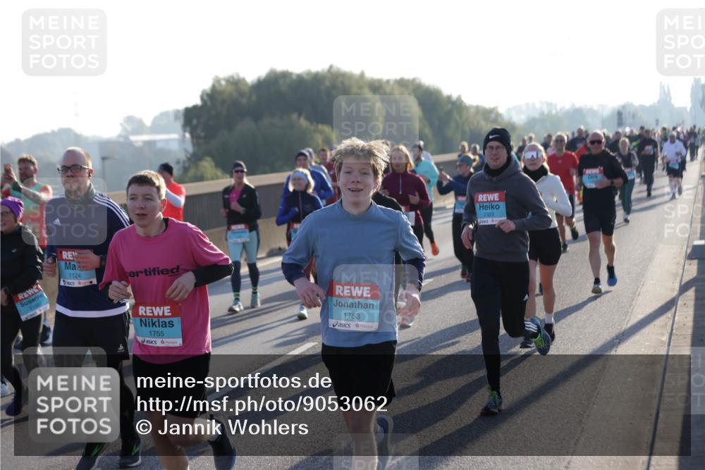 03.10.2025 - Köhlbrandbrückenlauf Jannik Wohlers http://msf.ph/oto/9053062 03.10.2025 09:19:47 Position 3 3133, 1124, 1755, 1753, 2323 meine-sportfotos.de
