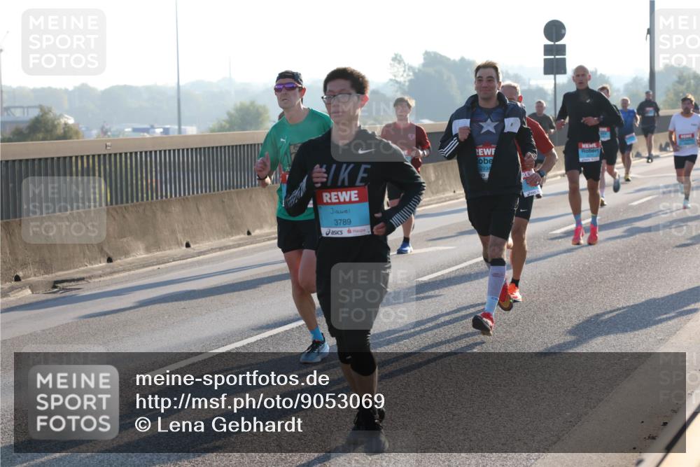 03.10.2025 - Köhlbrandbrückenlauf Lena Gebhardt http://msf.ph/oto/9053069 03.10.2025 09:15:39 Position 1 3789, 2934 meine-sportfotos.de