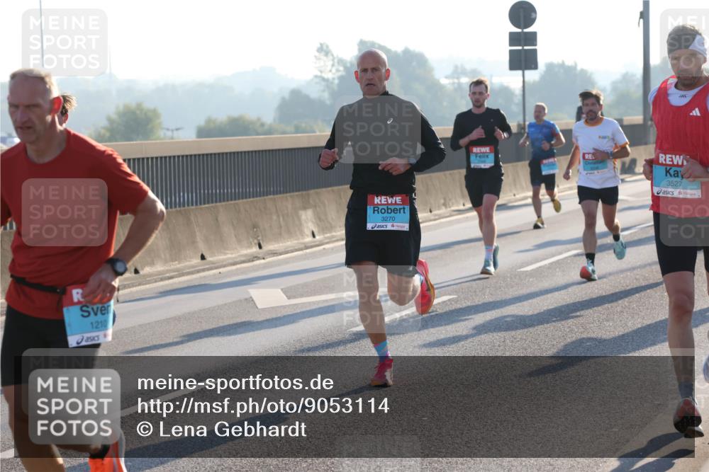 03.10.2025 - Köhlbrandbrückenlauf Lena Gebhardt http://msf.ph/oto/9053114 03.10.2025 09:15:40 Position 1 1210, 3270, 3527 meine-sportfotos.de