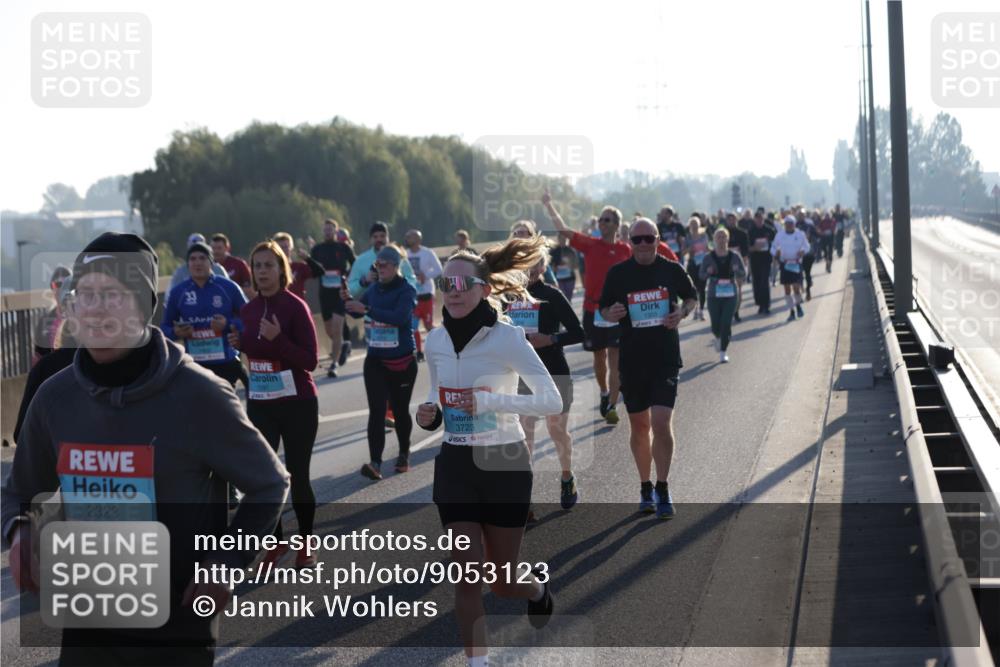 03.10.2025 - Köhlbrandbrückenlauf Jannik Wohlers http://msf.ph/oto/9053123 03.10.2025 09:19:48 Position 3 2323, 33, 3723, 1303 meine-sportfotos.de