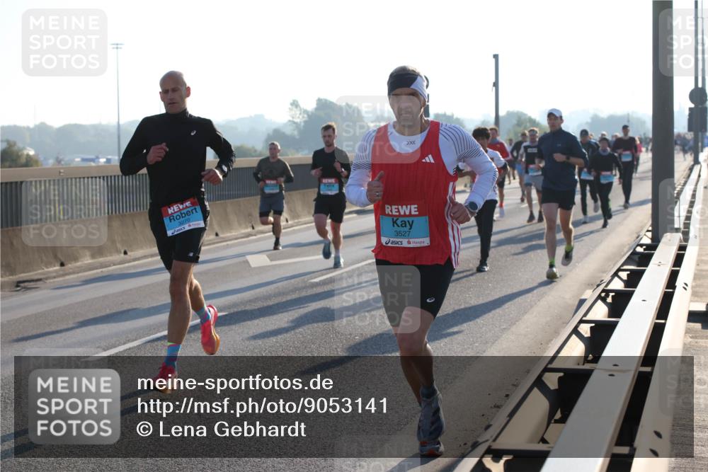 03.10.2025 - Köhlbrandbrückenlauf Lena Gebhardt http://msf.ph/oto/9053141 03.10.2025 09:15:41 Position 1 3270, 3527 meine-sportfotos.de