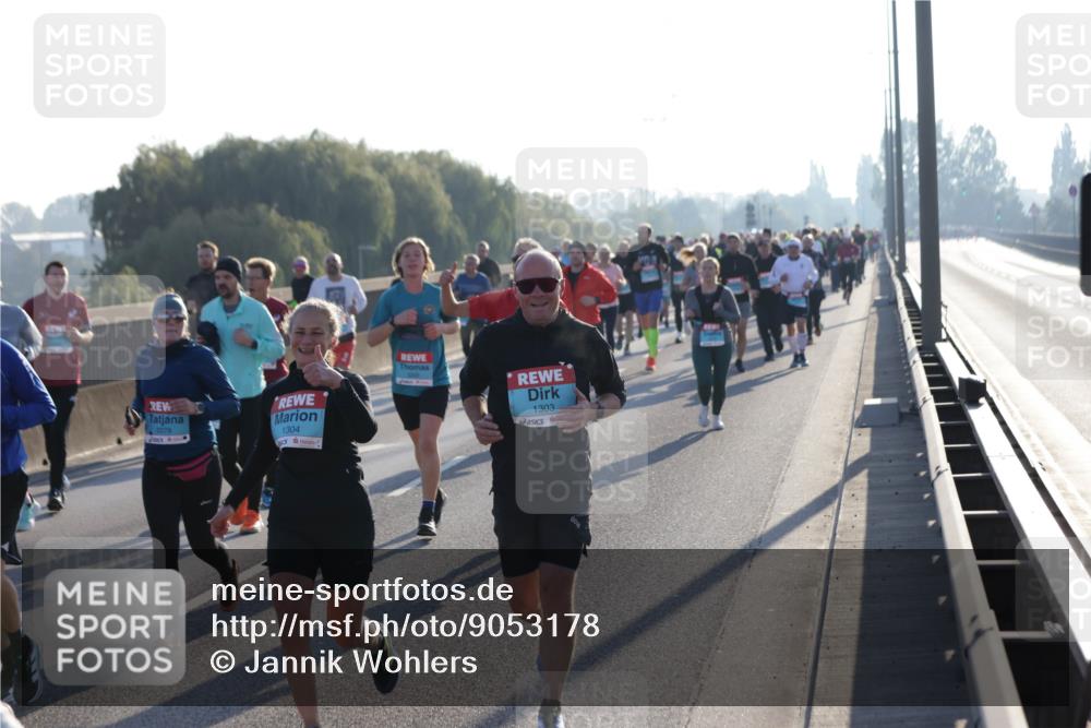 03.10.2025 - Köhlbrandbrückenlauf Jannik Wohlers http://msf.ph/oto/9053178 03.10.2025 09:19:50 Position 3 2079, 1304, 1303 meine-sportfotos.de