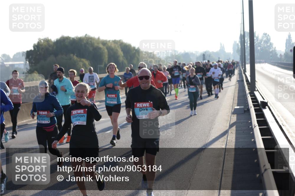 03.10.2025 - Köhlbrandbrückenlauf Jannik Wohlers http://msf.ph/oto/9053184 03.10.2025 09:19:50 Position 3 2079, 1304, 1303 meine-sportfotos.de