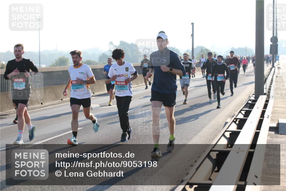 03.10.2025 - Köhlbrandbrückenlauf Lena Gebhardt http://msf.ph/oto/9053198 03.10.2025 09:15:43 Position 1 1068, 3338, 24, 1112 meine-sportfotos.de