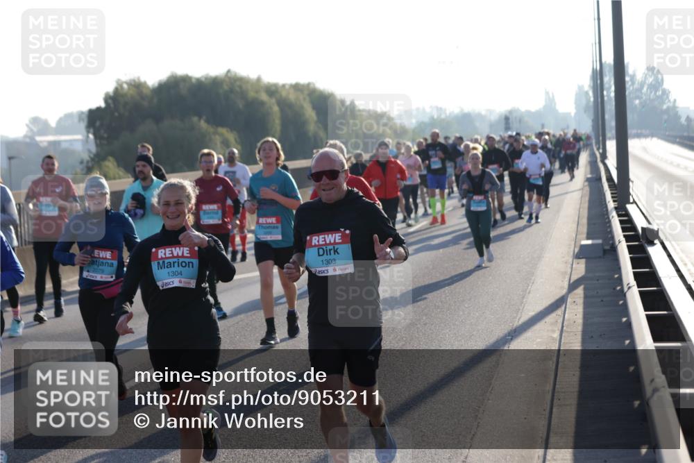 03.10.2025 - Köhlbrandbrückenlauf Jannik Wohlers http://msf.ph/oto/9053211 03.10.2025 09:19:50 Position 3 2079, 1304, 1303, 60 meine-sportfotos.de