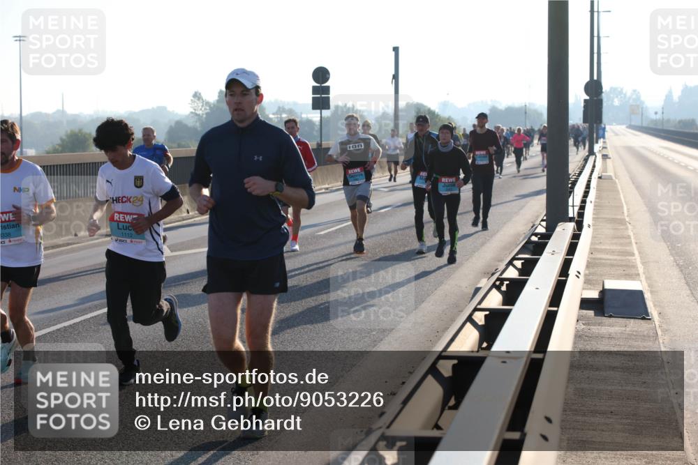 03.10.2025 - Köhlbrandbrückenlauf Lena Gebhardt http://msf.ph/oto/9053226 03.10.2025 09:15:44 Position 1 8338, 24, 1112 meine-sportfotos.de